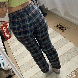 Plaid trousers. High rise